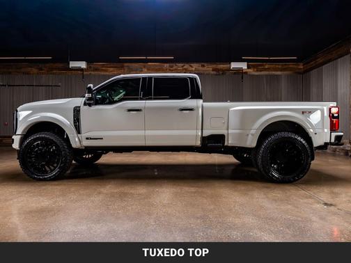 Star White Metallic Tri-Coat 2027 Ford F-450 Platinum