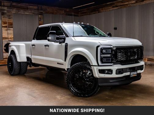 Star White Metallic Tri-Coat 2027 Ford F-450 Platinum