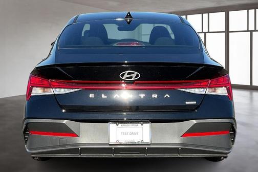 2025 Hyundai ELANTRA HEV SEL Sport