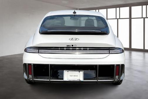 2025 Hyundai IONIQ 6 SE