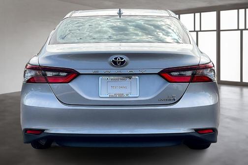 2021 Toyota Camry Hybrid LE