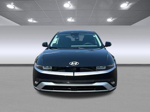 2025 Hyundai IONIQ 5 SE Standard Range