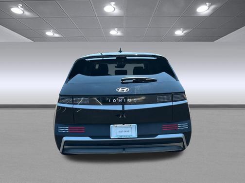 2025 Hyundai IONIQ 5 SE Standard Range