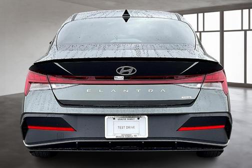 2025 Hyundai ELANTRA HEV SEL Sport