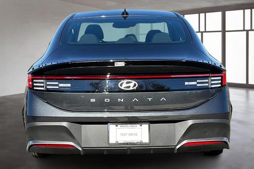 2025 Hyundai SONATA SE