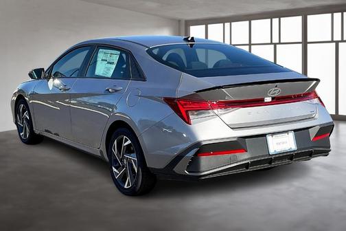 2025 Hyundai ELANTRA HEV SEL Sport