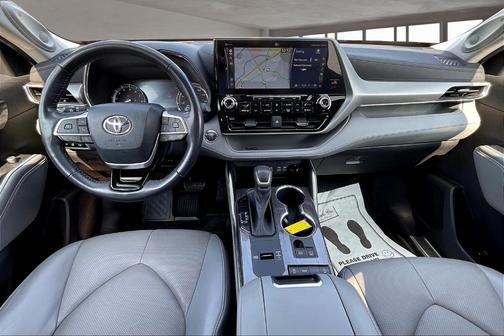 2022 Toyota Highlander Platinum