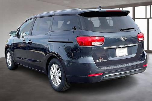 2017 Kia Sedona LX