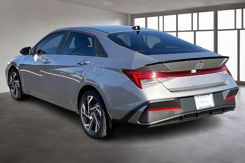 2025 Hyundai ELANTRA HEV SEL Sport