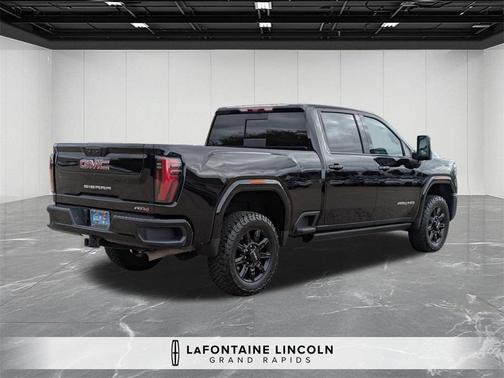 2024 GMC Sierra 2500 AT4