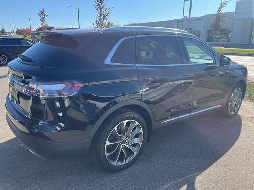 2022 Lincoln Nautilus Reserve