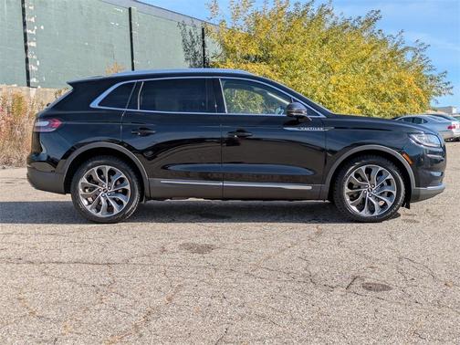 2022 Lincoln Nautilus Reserve