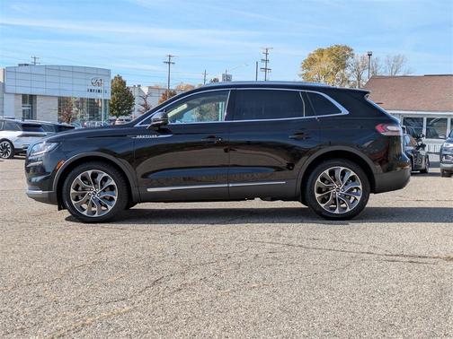 2022 Lincoln Nautilus Reserve