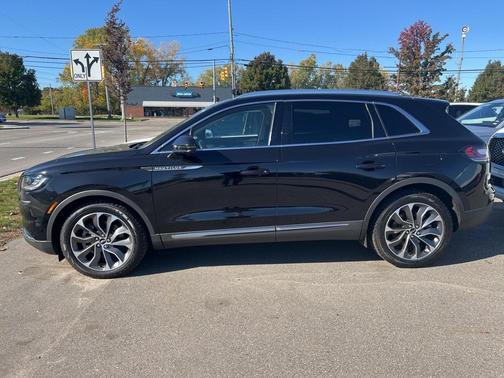 2022 Lincoln Nautilus Reserve