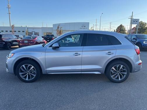 2024 Audi Q5 45 S line quattro Premium