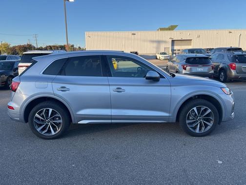2024 Audi Q5 45 S line quattro Premium