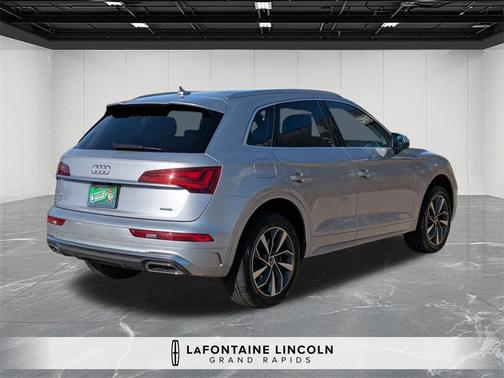 2024 Audi Q5 45 S line quattro Premium
