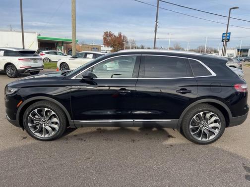 2022 Lincoln Nautilus Reserve