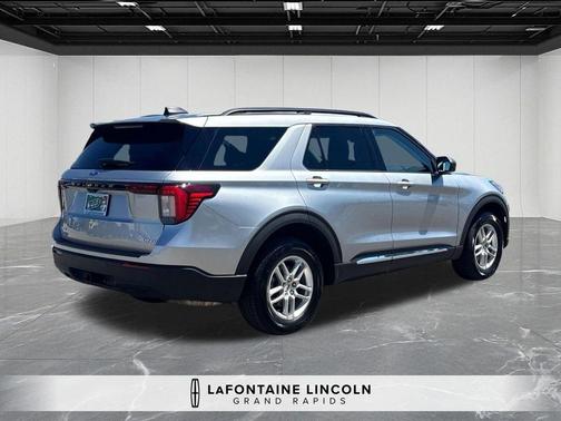 Iconic Silver Metallic 2025 Ford Explorer Active