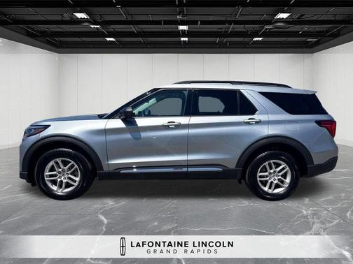 Iconic Silver Metallic 2025 Ford Explorer Active