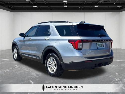 Iconic Silver Metallic 2025 Ford Explorer Active