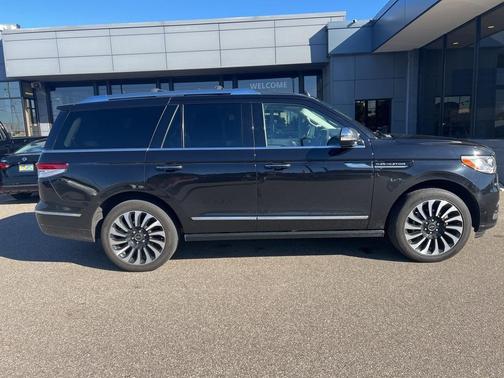 2022 Lincoln Navigator Black Label