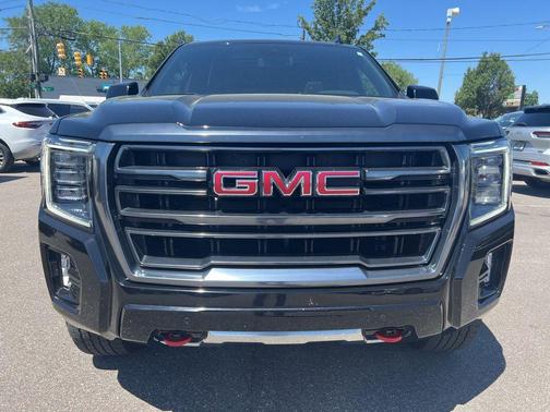Onyx Black 2023 GMC Yukon AT4