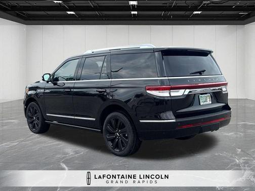 Infinite Black Metallic 2022 Lincoln Navigator Reserve