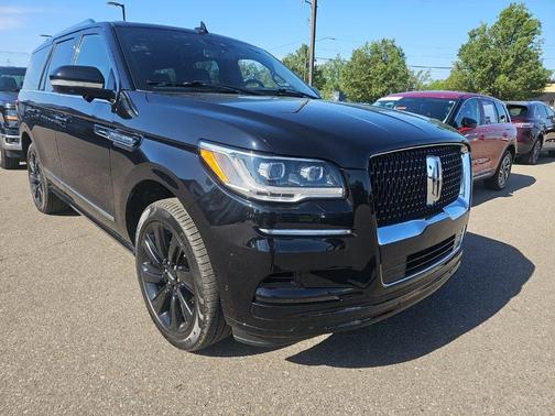 Infinite Black Metallic 2022 Lincoln Navigator Reserve