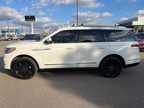 2023 Lincoln Navigator Reserve