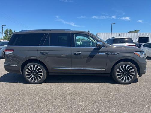 Dark Gray Metallic 2023 Lincoln Navigator Black Label