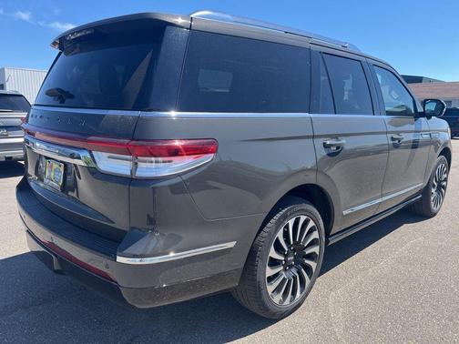 Dark Gray Metallic 2023 Lincoln Navigator Black Label