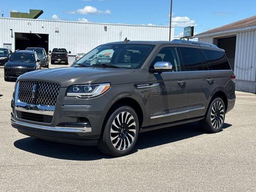 Dark Gray Metallic 2023 Lincoln Navigator Black Label