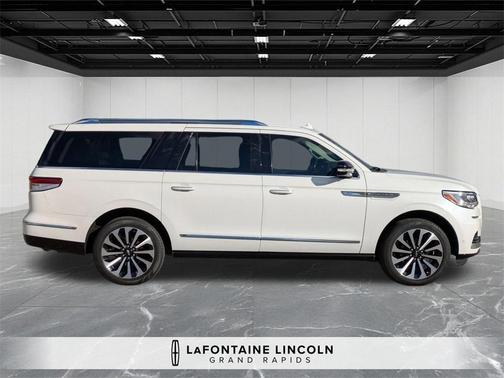 2023 Lincoln Navigator L Reserve