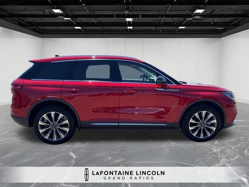 Red Carpet Metallic Tinted Clearcoat 2022 Lincoln Corsair Reserve