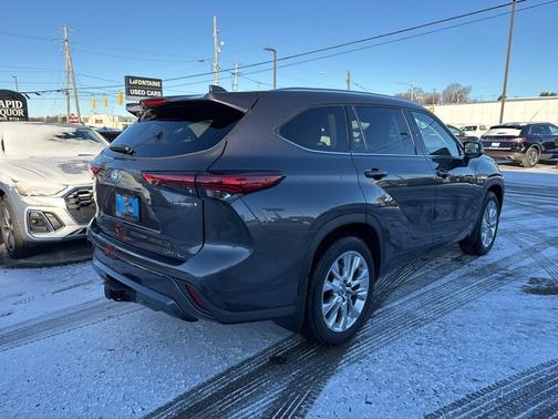 2022 Toyota Highlander Hybrid Limited