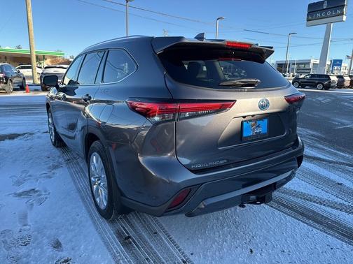 2022 Toyota Highlander Hybrid Limited