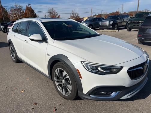 2018 Buick Regal TourX Essence