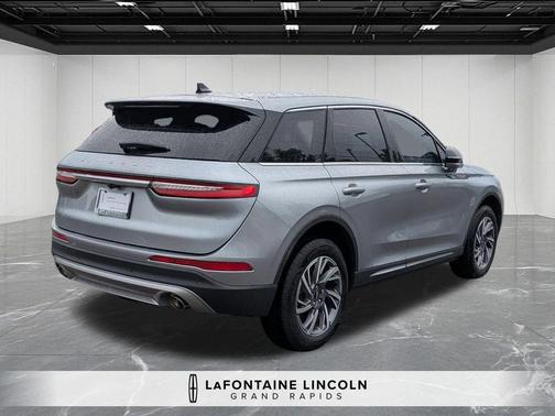 Silver Radiance Metallic 2023 Lincoln Corsair Standard