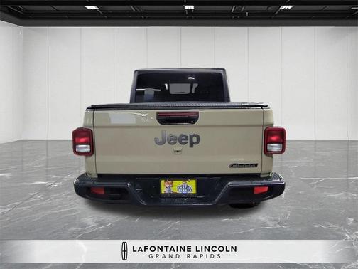 2022 Jeep Gladiator Overland