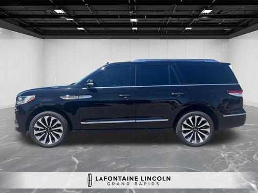 Infinite Black Metallic 2022 Lincoln Navigator Reserve