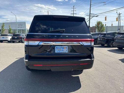 Infinite Black Metallic 2022 Lincoln Navigator Reserve