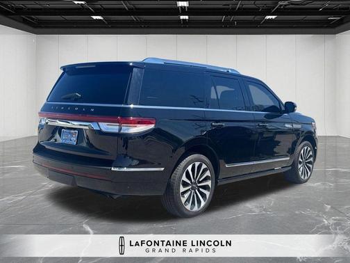 Infinite Black Metallic 2022 Lincoln Navigator Reserve