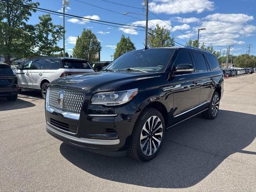 Infinite Black Metallic 2022 Lincoln Navigator Reserve