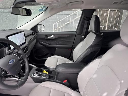 2023 Ford Escape Platinum