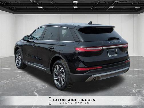 Infinite Black Metallic 2023 Lincoln Corsair Standard