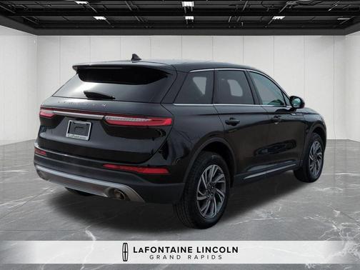 Infinite Black Metallic 2023 Lincoln Corsair Standard