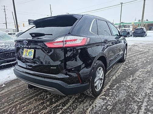 2022 Ford Edge SEL