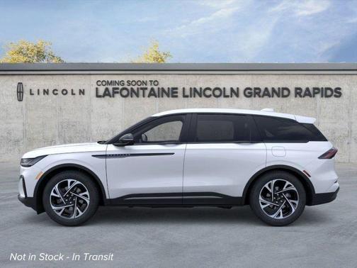 White Platinum Metallic 2026 Lincoln Nautilus Premiere