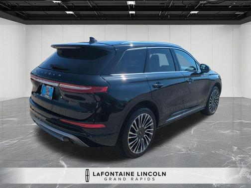 Infinite Black Metallic 2022 Lincoln Corsair Reserve